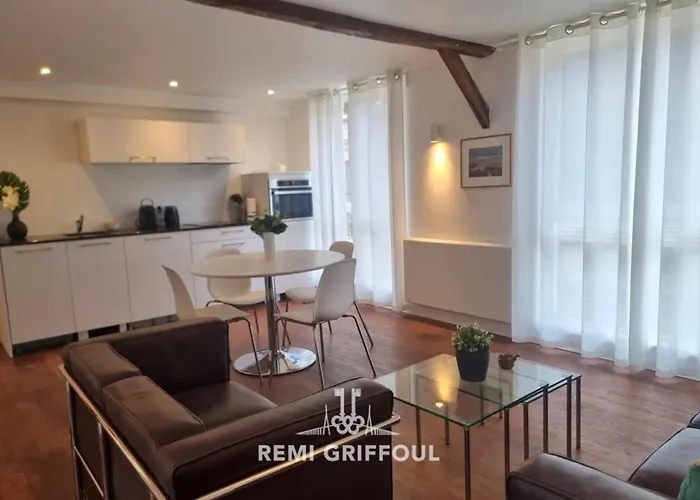 Апартаменти Hypolite 3 Beautiful 80 Meters From The Port Of 4